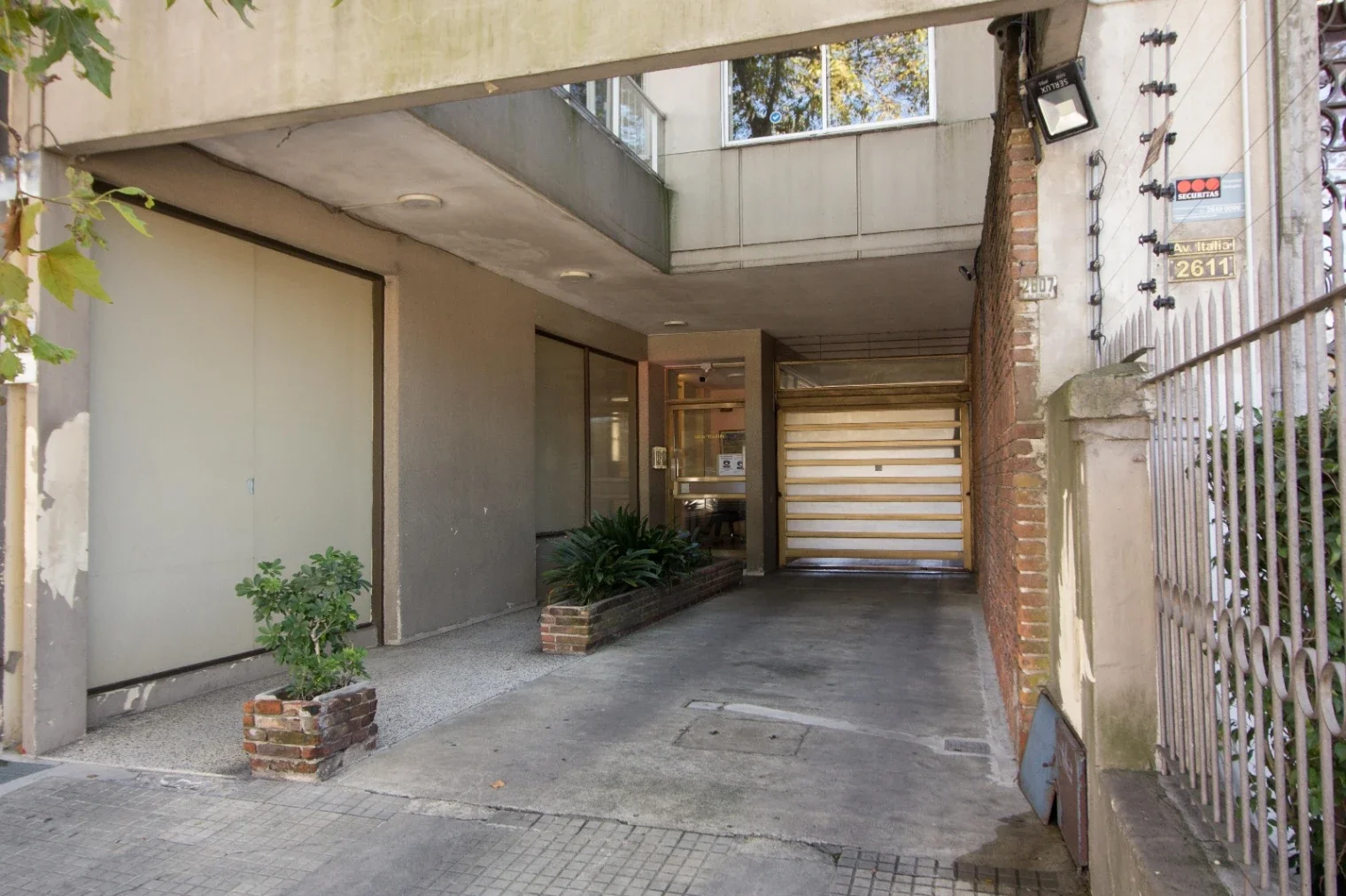 Apartamento de 2 dormitorios en alquiler c/ cochera en Parque Batlle - Imagen 1