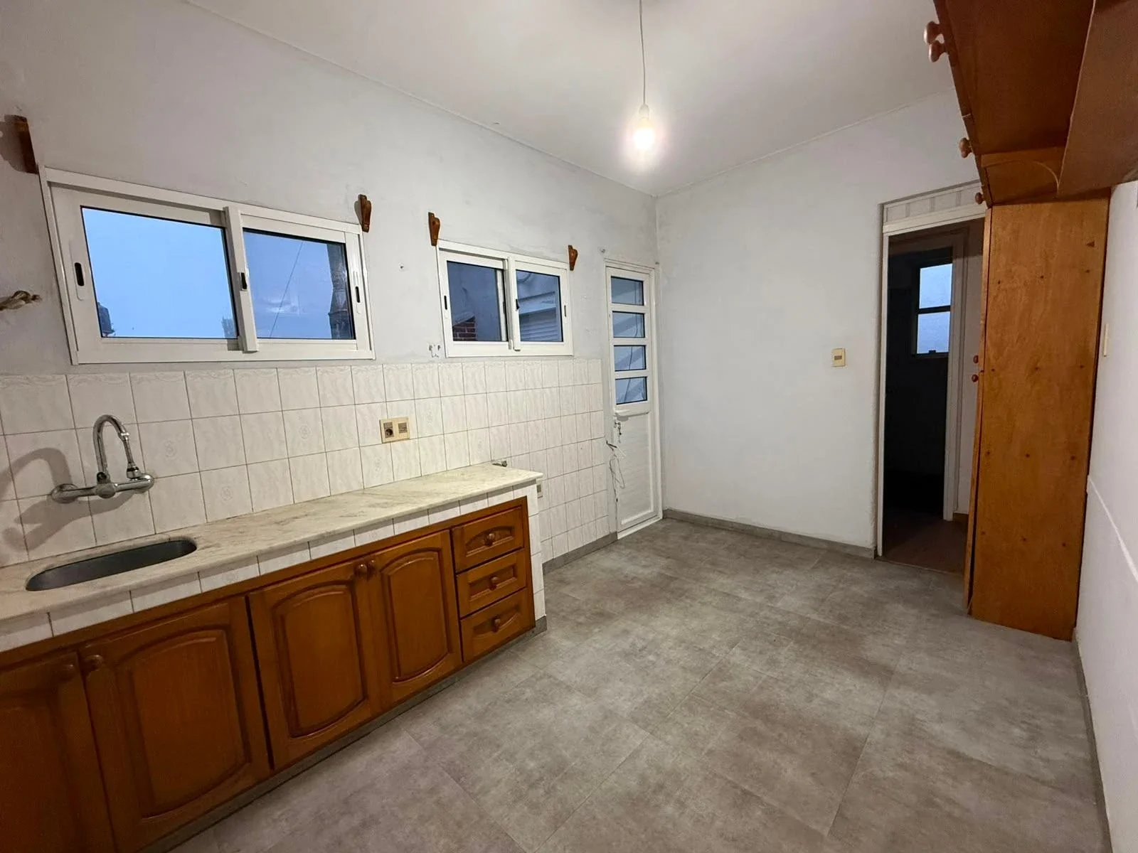 Apartamento de 2 dormitorios y parrillero en alquiler sobre Isla de Flores - Imagen 5