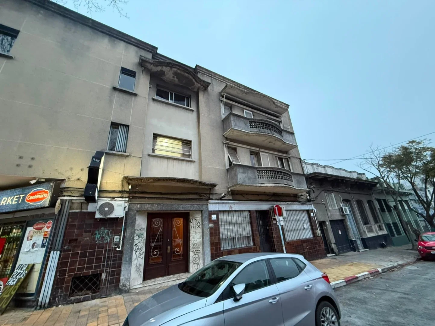 Apartamento de 2 dormitorios y parrillero en alquiler sobre Isla de Flores - Imagen 2