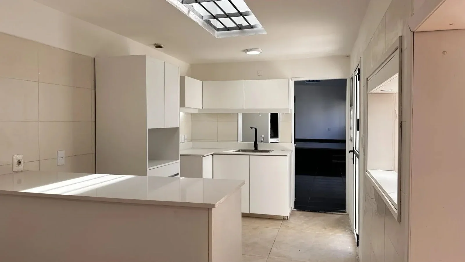 Casa en alquiler c/ cochera en Buceo - Imagen 2