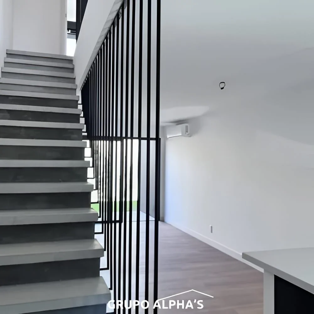 Casa en alquiler c/ cochera en Parque Miramar - Imagen 2