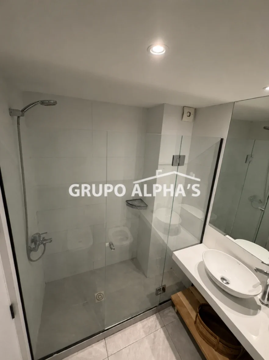 Apartamento en alquiler c/ cochera en Puerto Buceo - Imagen 3