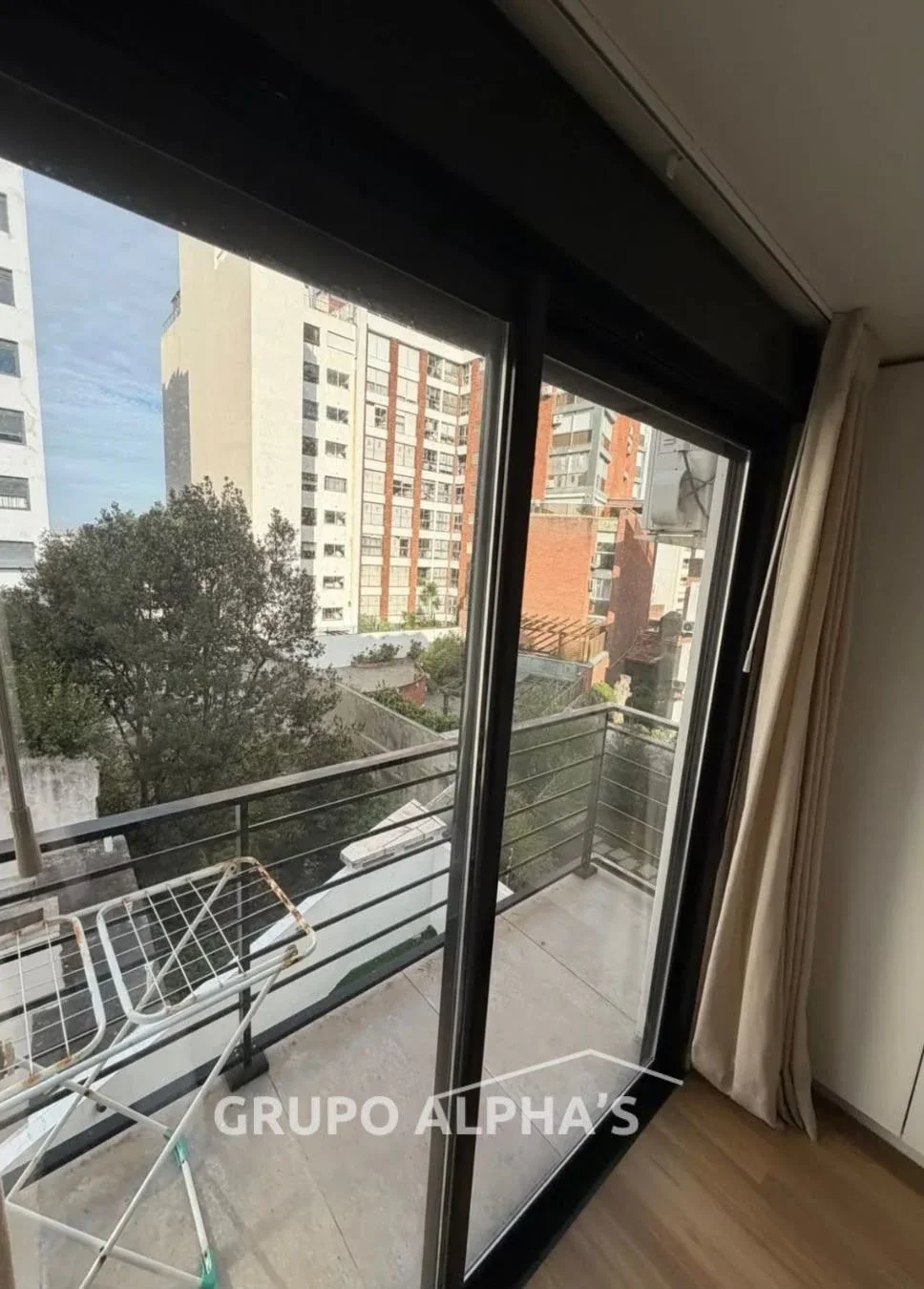 Apartamento en alquiler c/ cochera en Puerto Buceo - Imagen 2