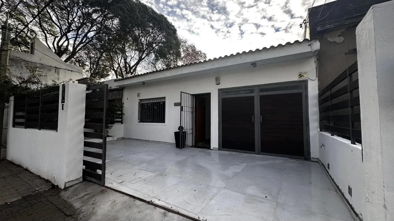 Casa en alquiler c/ cochera en Buceo - Imagen 1