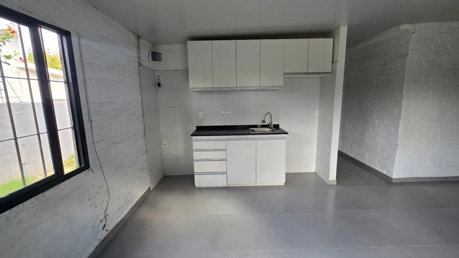 Casa en alquiler c/ cochera en Lomas de Solymar - Imagen 3