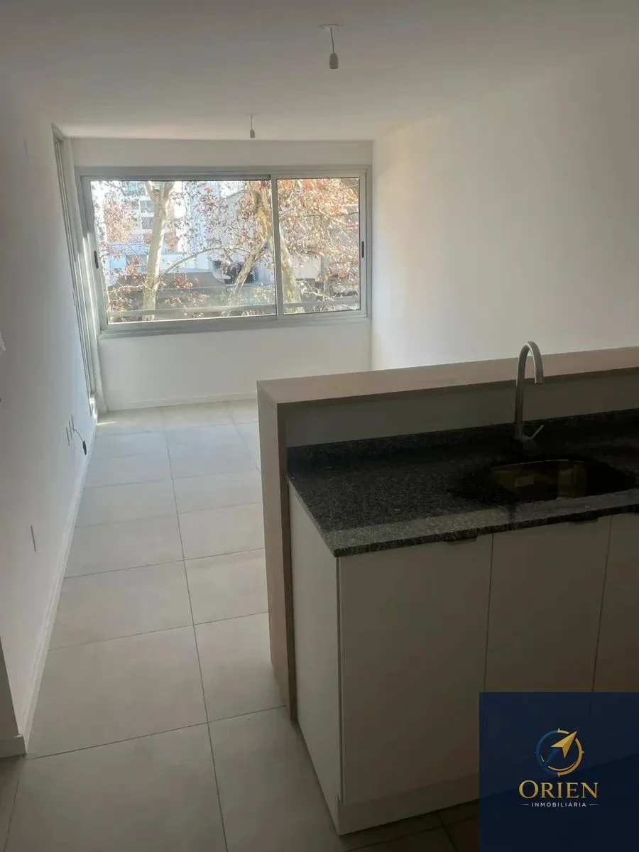 Apartamento 1 dormitorio en alquiler en Centro - Imagen 4
