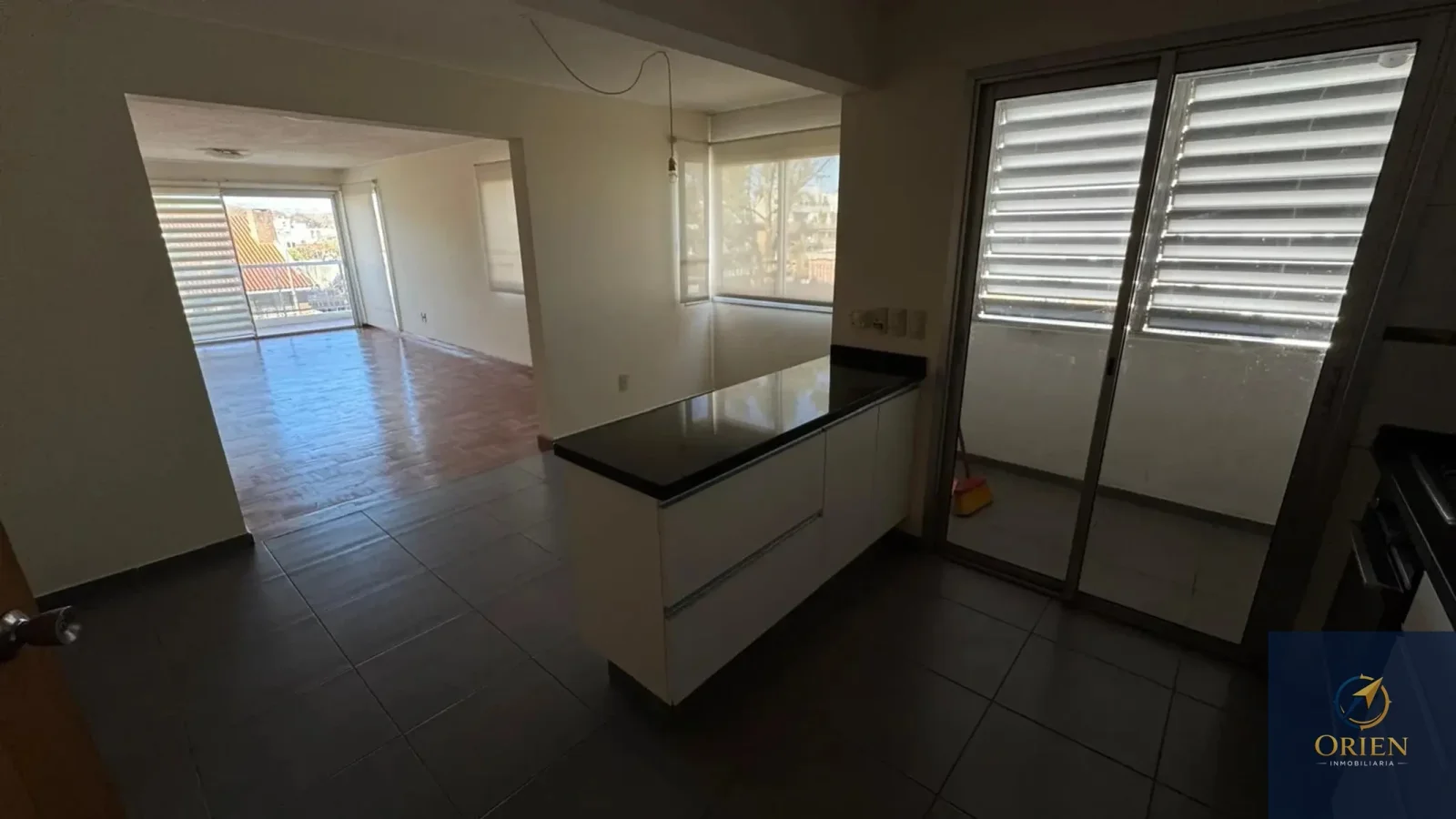 Apartamento en alquiler c/ cochera en Malvin - Imagen 2