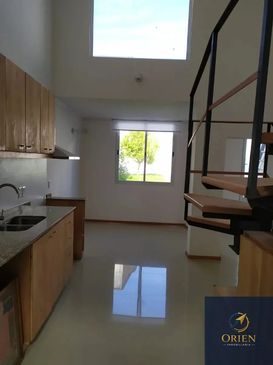 Casa 3 dormitorios en alquiler c/ cochera en Pocitos Nuevo - Imagen 3