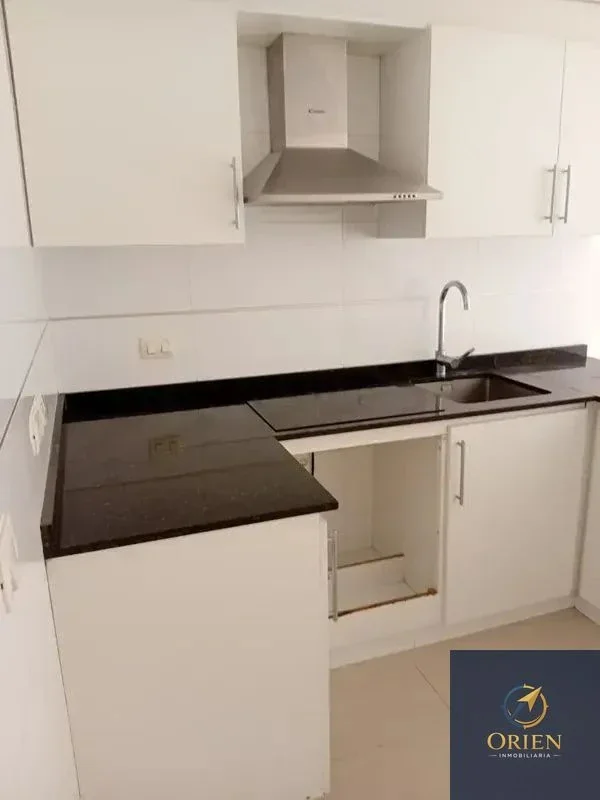 Se Alquila Apartamento de 2 Dormitorios c/ cochera en Centro - Imagen 2