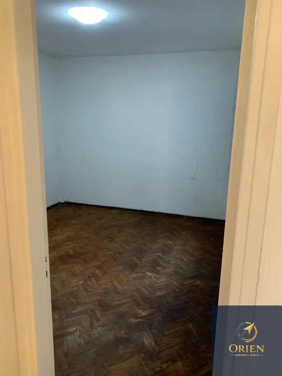 Apartamento 1 dormitorio con patio pequeño en alquiler en La Comercial - Imagen 2