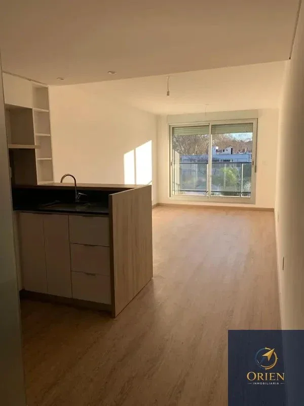 Se Alquila Apartamento de 2 Dormitorios en Tres Cruces - Imagen 2