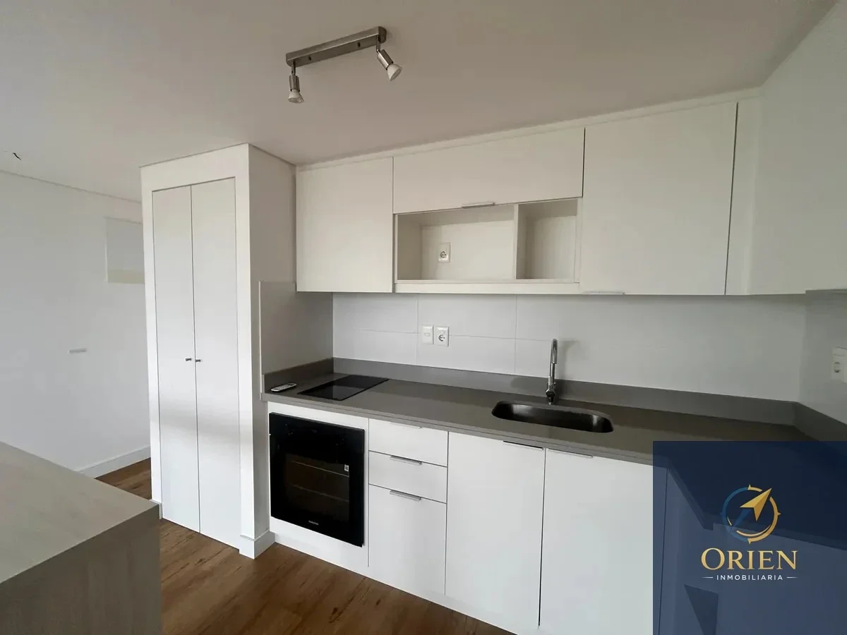 Apartamento 1 dormitorio con balcón en alquiler en Buceo - Imagen 1