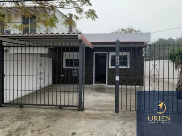 Casa 2 dormitorios en alquiler c/ cochera en Carrasco - Imagen 1