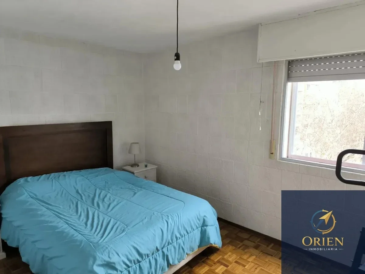 Apartamento en venta 3 Dormitorios 2 Baños y Balcon en el Centro - Imagen 4