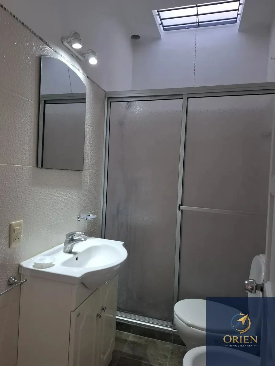 Casa 2 dormitorios en alquiler c/ cochera en Buceo - Imagen 4