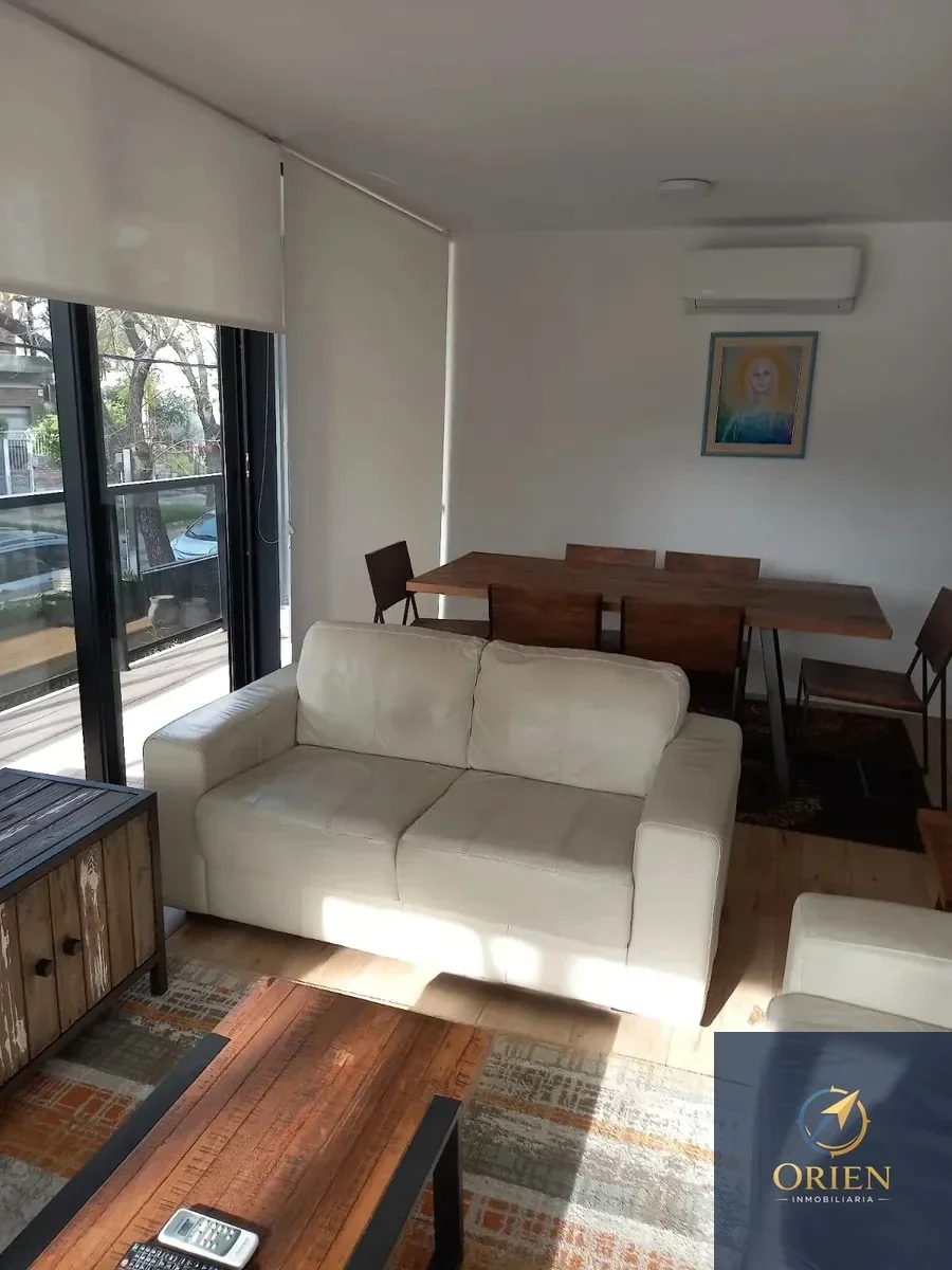 Apartamento 2 dormitorios en alquiler c/ cochera en Puerto Buceo - Imagen 1