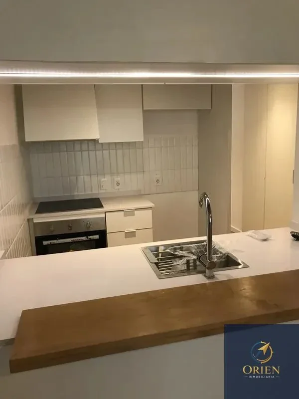 En Alquiler Apartamento de 2 Dormitorios c/ cochera en Malvin - Imagen 1