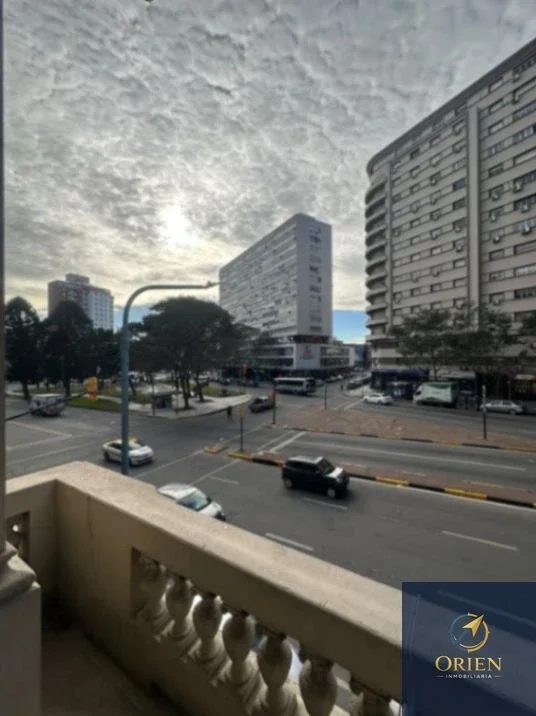 Apartamento 9 dormitorio y terraza en alquiler en Centro - Imagen 3