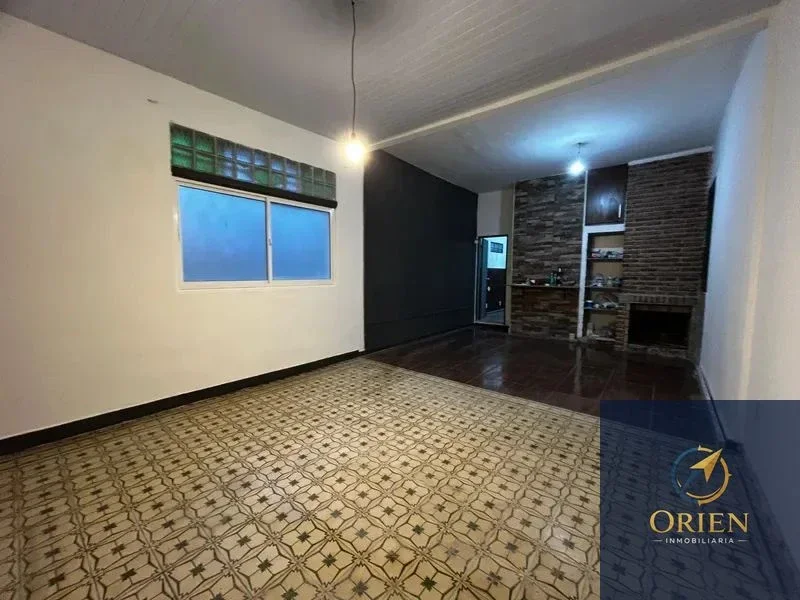 En Alquiler Casa de 1 Dormitorio c/ cochera en La Unión - Imagen 1