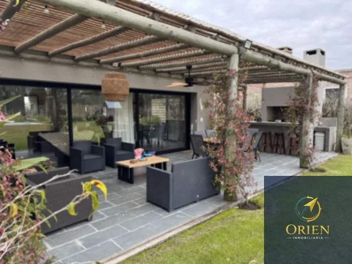 Casa en alquiler 3 dormitorios c/ cochera y amplio patio en La Tahona - Imagen 1