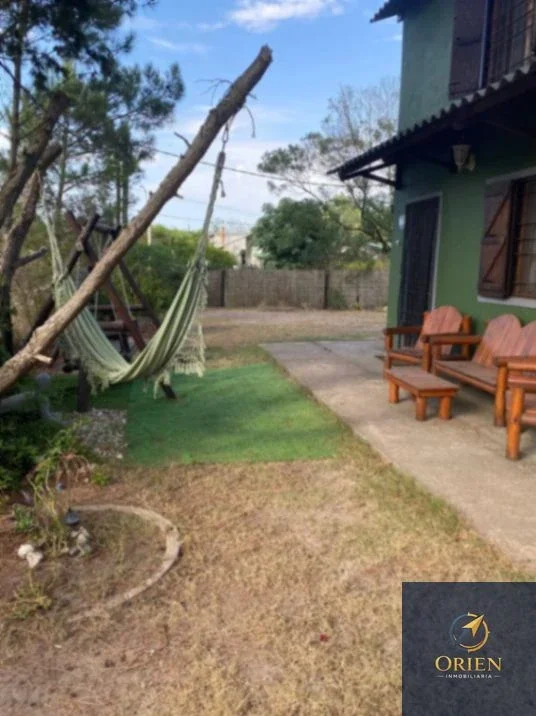 Casa 3 dormitorios en venta c/ cochera y patio en La Floresta - Imagen 2