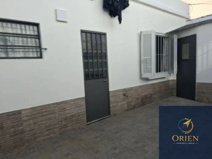 Casa 2 dormitorios en alquiler c/ cochera en Buceo - Imagen 3