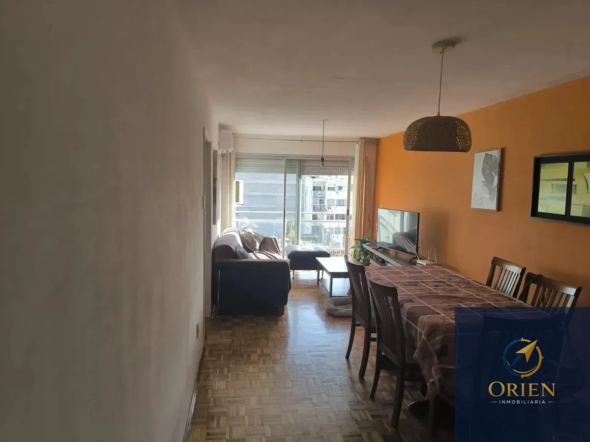 Apartamento en venta 3 Dormitorios 2 Baños y Balcon en el Centro - Imagen 1
