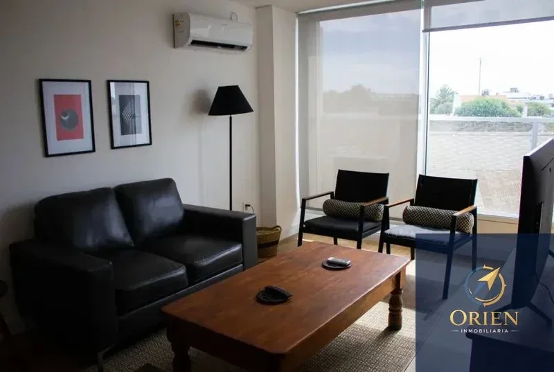 Se Alquila Apartamento de 2 Dormitorios Amoblado c/ cochera en Malvin - Imagen 1