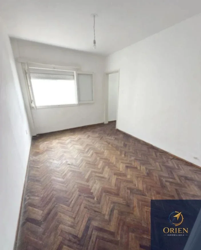Apartamento 1 dormitorio en alquiler en Tres Cruces con patio interno - Imagen 1