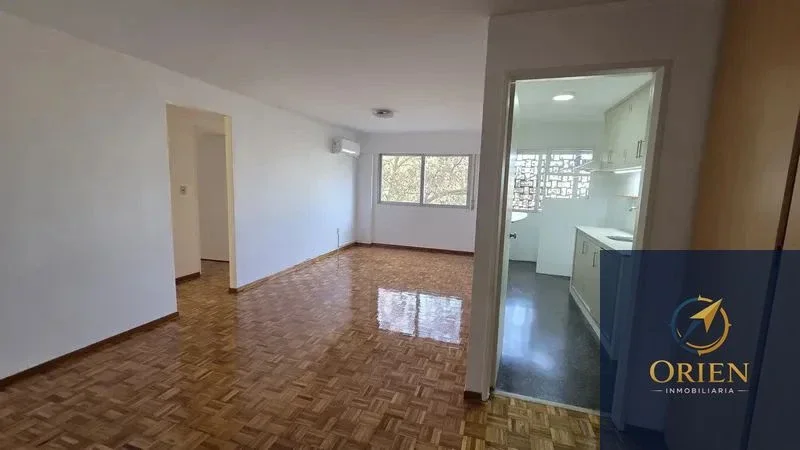 Apartamento en Alquiler de 2 Dormitorios c/ cochera en Tres Cruces - Imagen 4