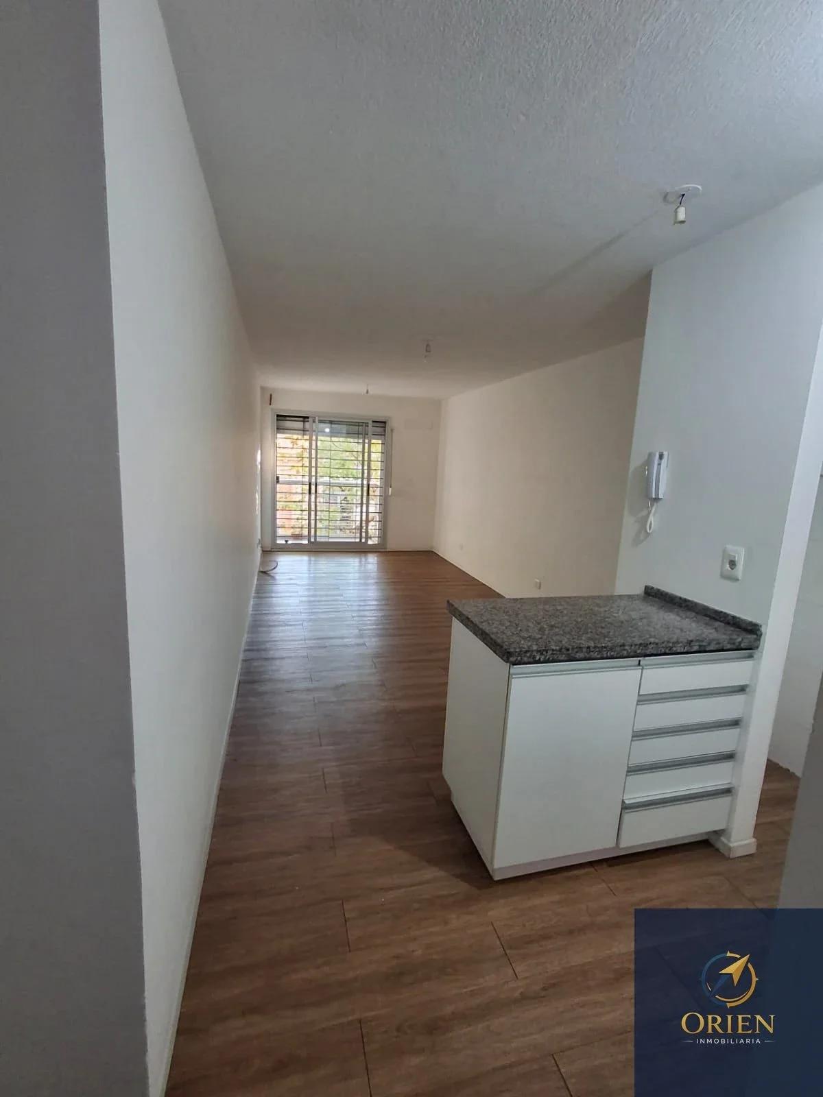 Apartamento en alquiler en Tres Cruces - Imagen 3