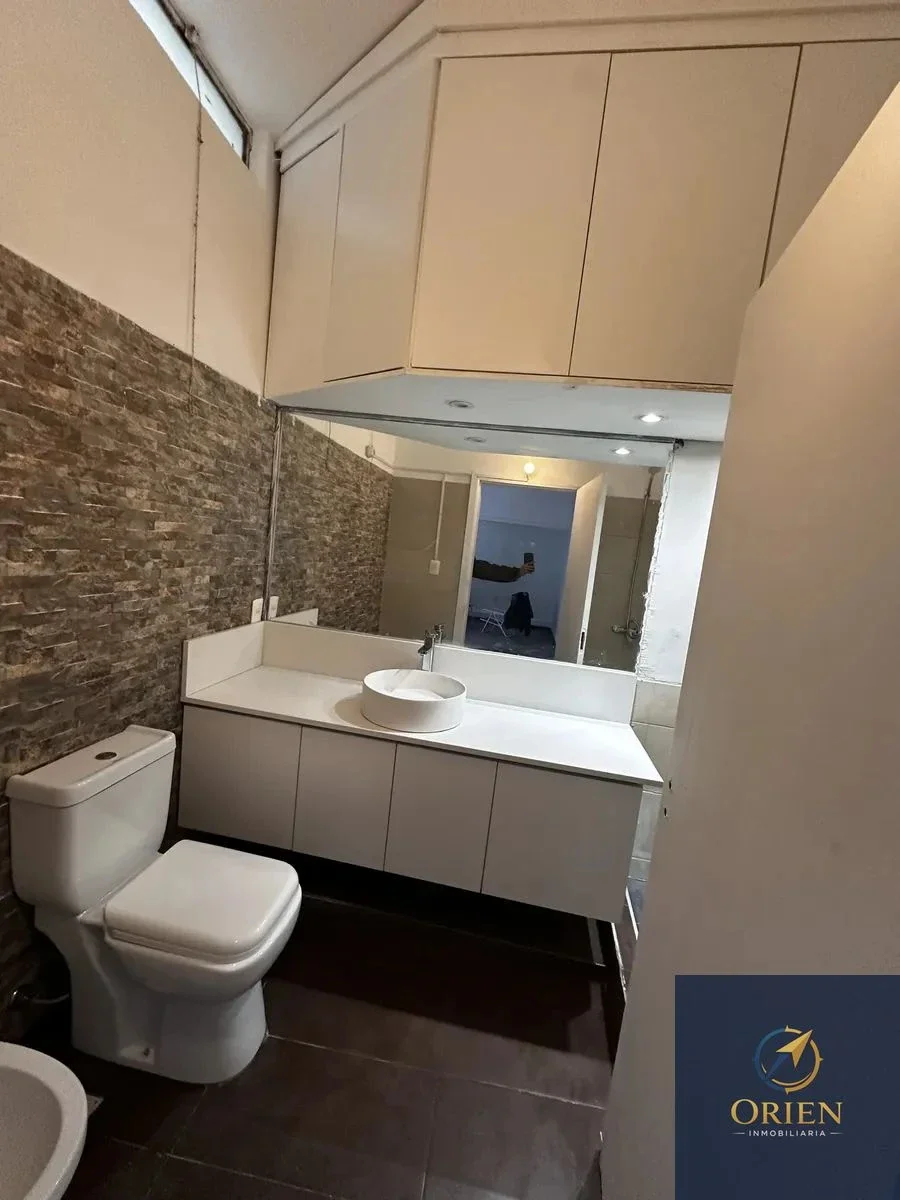 Casa 3 dormitorios en alquiler c/ cochera en Buceo - Imagen 4