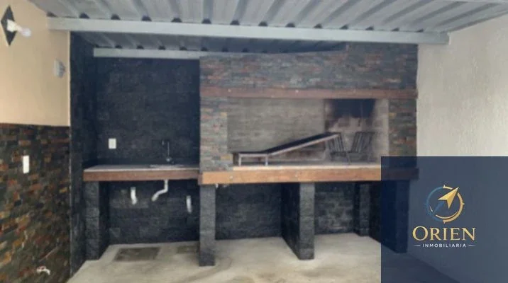 Casa 2 dormitorios en alquiler c/ cochera en Carrasco - Imagen 2