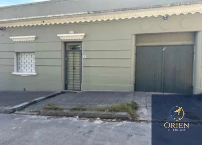 Casa en alquiler 2 dormitorios c/ cochera en Santiago Vázquez - Imagen 1