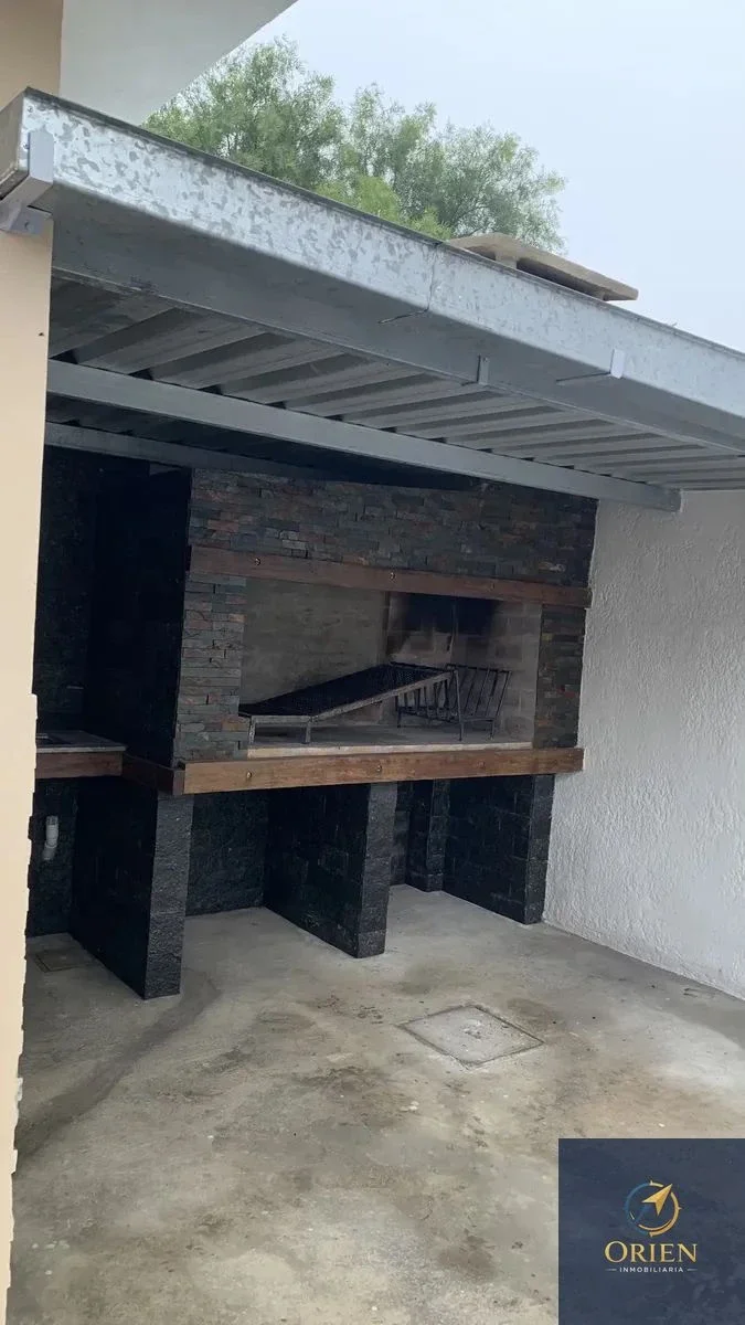 Casa 2 dormitorios en alquiler c/ cochera en Carrasco - Imagen 3