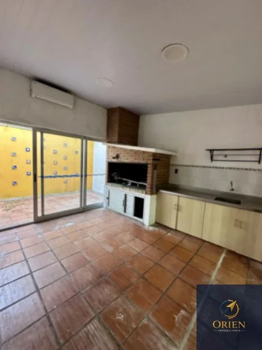 Casa 2 dormitorios en alquiler c/ cochera en Cerro - Imagen 5