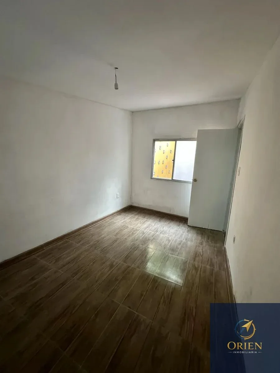 Casa 2 dormitorios en alquiler c/ cochera en Cerro - Imagen 3