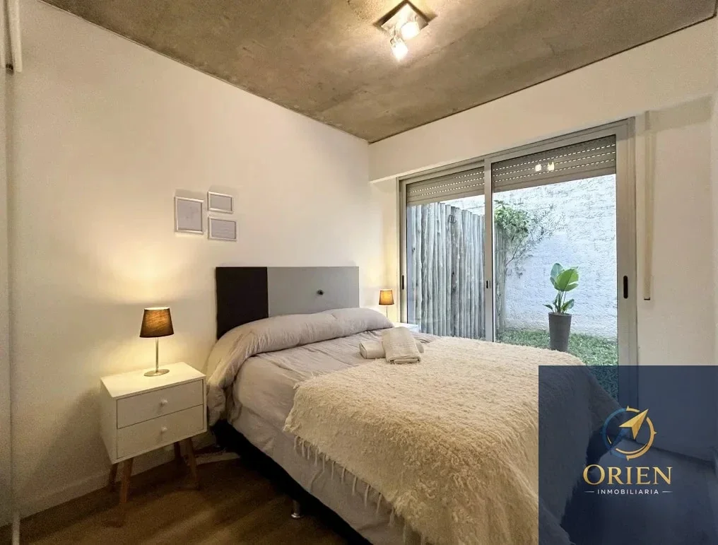 Apartamento 1 dormitorio amoblado con patio privado en alquiler en Pocitos - Imagen 1