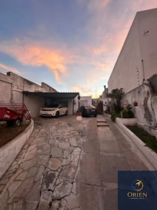 Casa en venta 4 dormitorios c/ cochera en La Blanqueada - Imagen 1