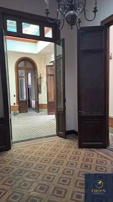 Se Alquila Casa de 4 Dormitorios c/ cochera en Parque Rodó - Imagen 1