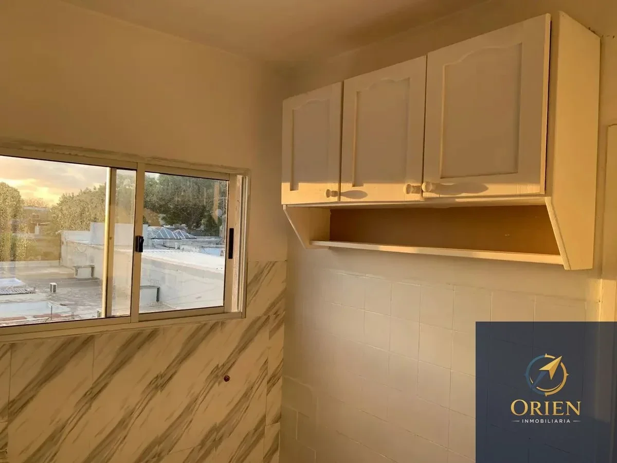 Apartamento 1 dormitorio con patio pequeño en alquiler en La Comercial - Imagen 5