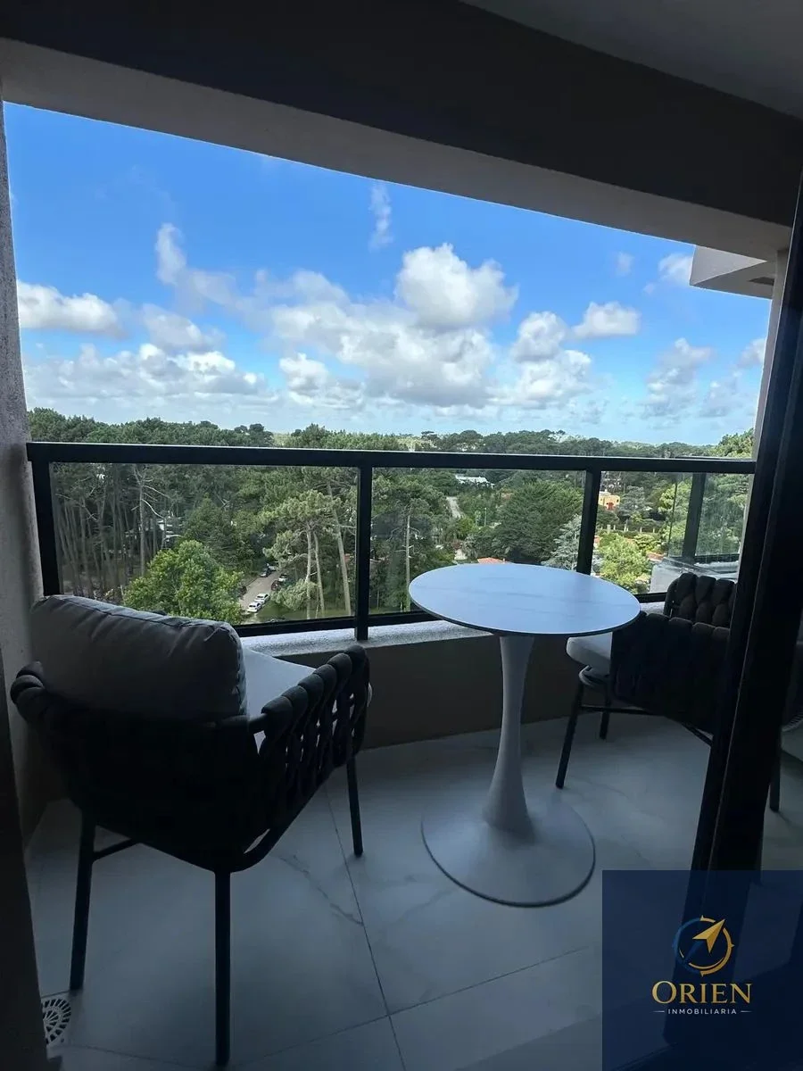 Apartamento en alquiler anual full amenices c/ cochera en Cantegril - Imagen 2