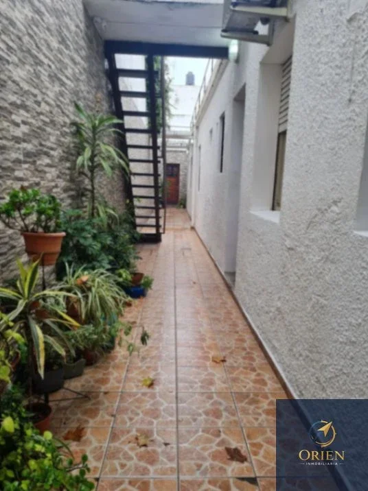 Apartamento 2 dormitorios con patio en alquiler en Barrio Sur - Imagen 3