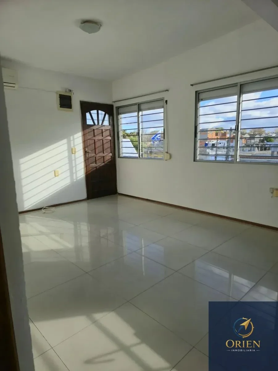 Apartamento 2 dormitorios en alquiler en Larrañaga - Imagen 1
