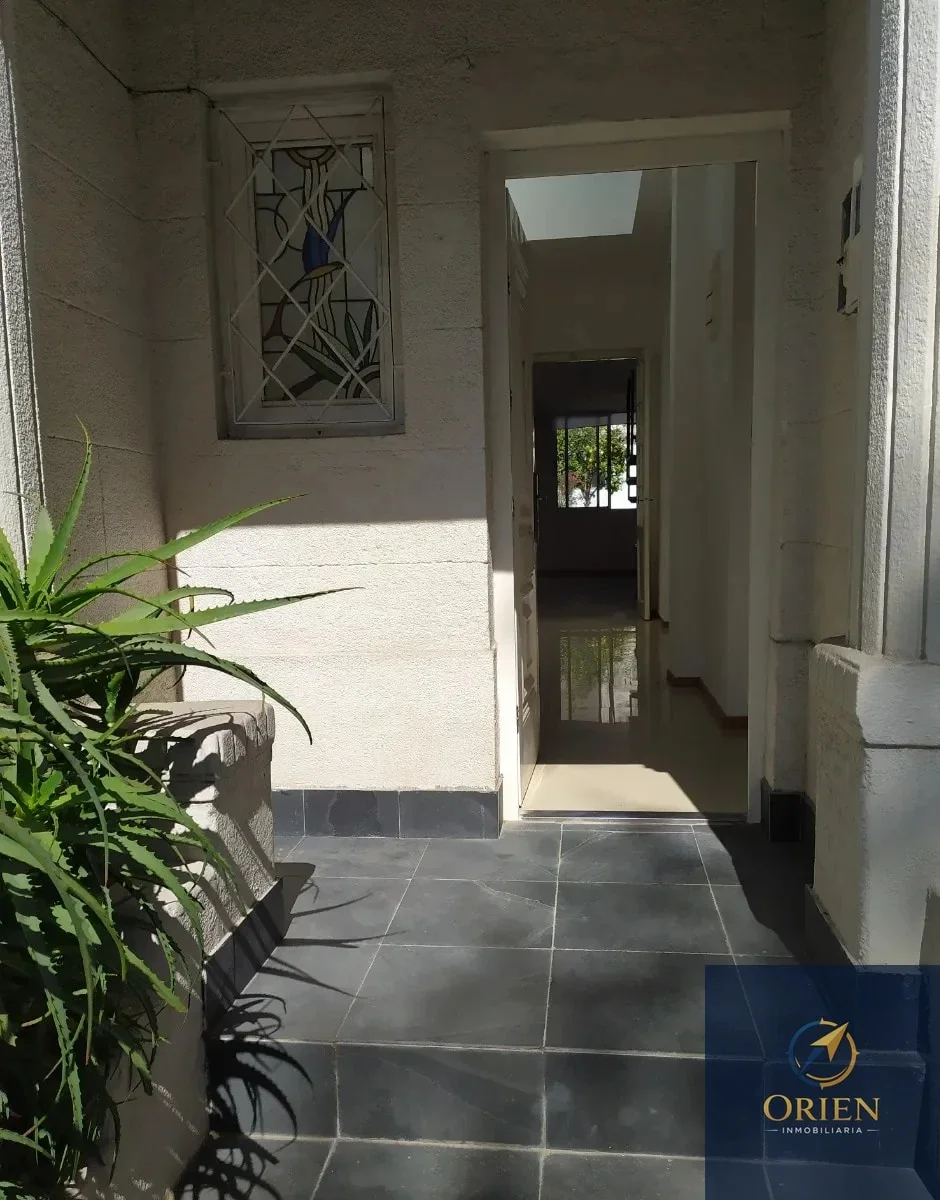 Casa 3 dormitorios en alquiler c/ cochera en Pocitos Nuevo - Imagen 4