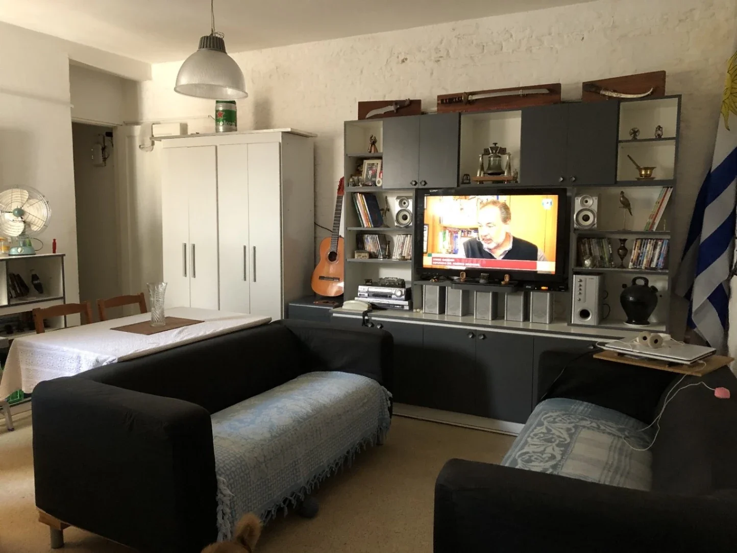 Apartamento dos dormitorios en alquiler en La Comercial - Imagen 2