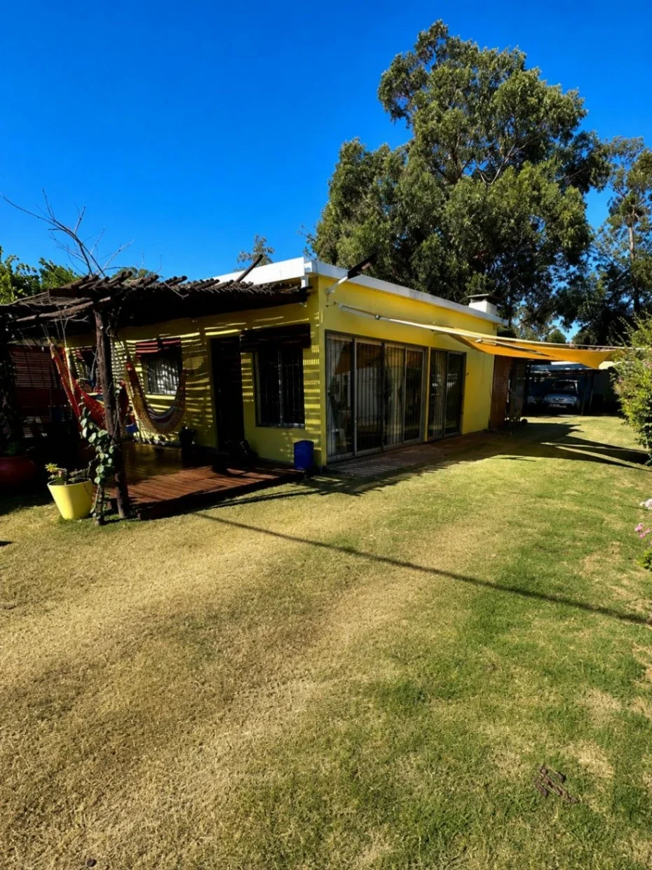 Casa en venta dos dormitorios c/ cochera en Balneario Argentino - Imagen 2