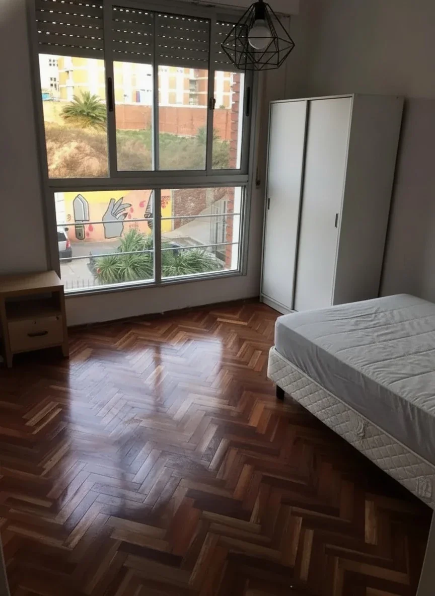 Apartamento en alquiler tres dormitorios en Barrio Sur - Imagen 3
