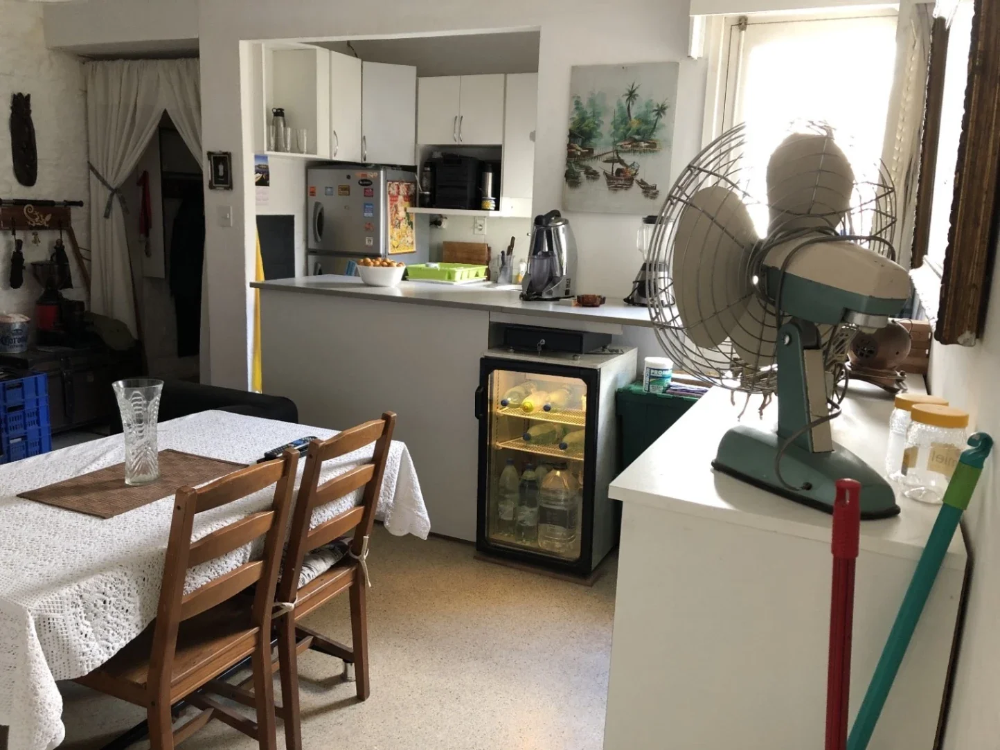 Apartamento dos dormitorios en alquiler en La Comercial - Imagen 4