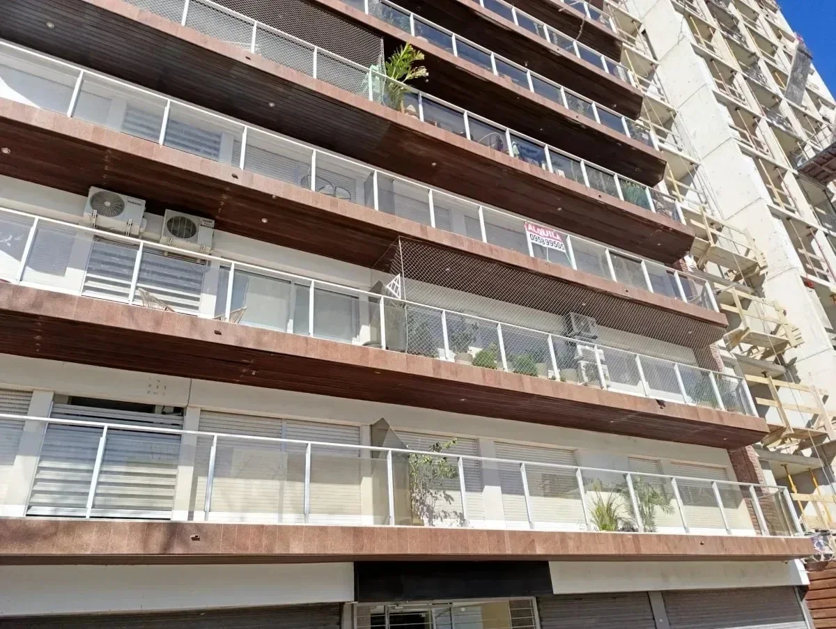 Apartamento en alquiler c/ cochera en Punta Carretas - Imagen 1